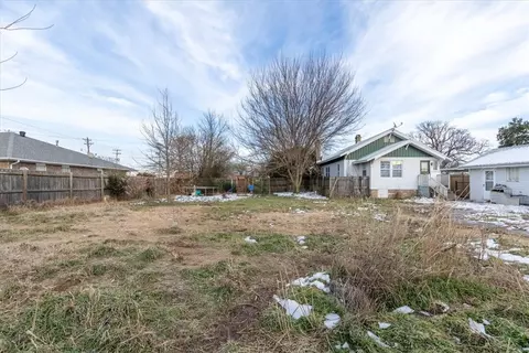 Exterior - 113 S Rust Ave, Gentry, AR 72734 photo 3 of 4