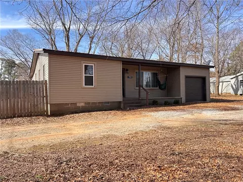 701 N Curtis Ave, Pea Ridge, AR 72751