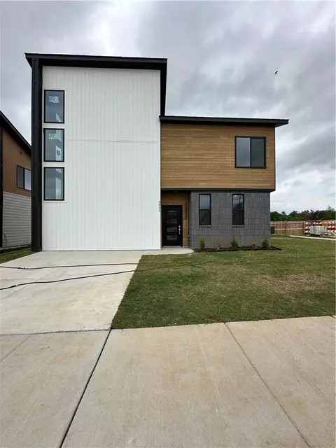 2400 S 27th St, Rogers, AR 72758