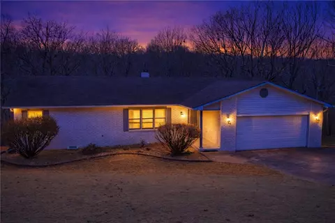14341 Fox Rd, Rogers, AR 72756