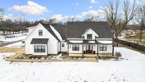 702 Viney Grove Rd, Prairie Grove, AR 72753