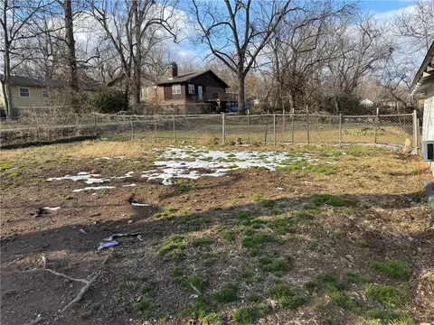 Exterior - 620 S Maple St, Harrison, AR 72601 photo 3 of 3