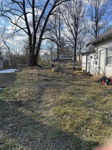 Exterior - 620 S Maple St, Harrison, AR 72601 photo 2 of 3