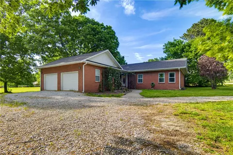 1349 Harmon Rd, Fayetteville, AR 72704