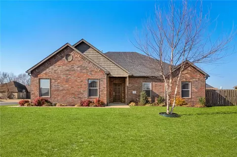 555 Harrison St, Pea Ridge, AR 72751