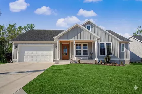 4 Hobkirk Dr, Bella Vista, AR 72715
