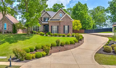 4915 S Inglewood Rd, Rogers, AR 72758