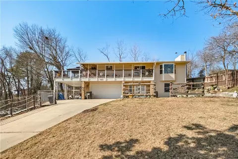 8097 Elm Ln, Rogers, AR 72756
