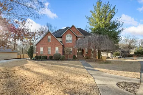 2708 Dry Branch Dr, Harrison, AR 72601