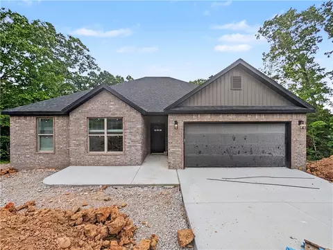 64 Islay Dr, Bella Vista, AR 72715