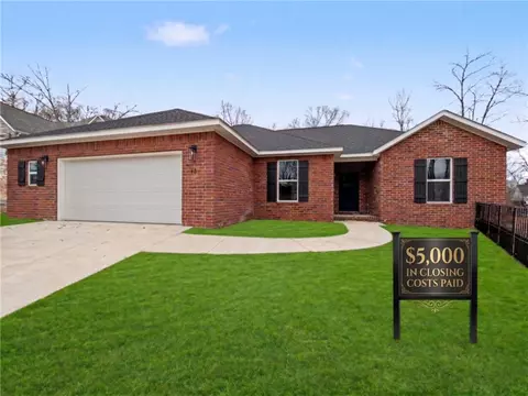 13 Fenchurch Dr, Bella Vista, AR 72715
