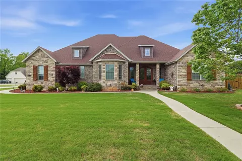 465 Grandview Ct, Farmington, AR 72730