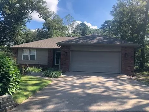 2 Millom Ln, Bella Vista, AR 72714