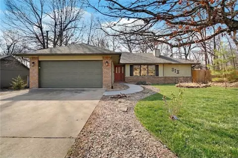 6 Lerwick Ln, Bella Vista, AR 72715