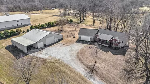 15086 Fielding Rd, Gravette, AR 72736
