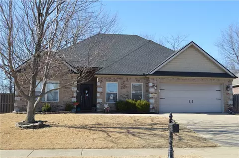 548 Westford St, Springdale, AR 72762