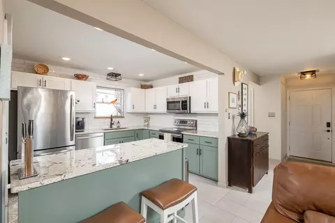 2411 N Bronze Tree Dr, Fayetteville, AR 72703