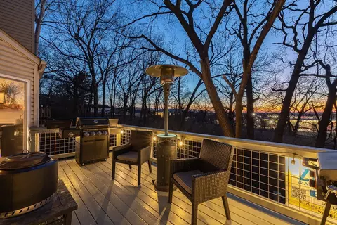 2411 N Bronze Tree Dr, Fayetteville, AR 72703