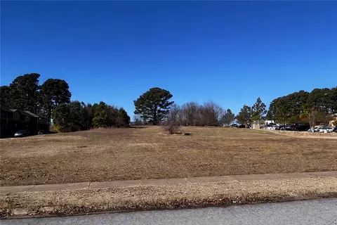 2631 N Gregg Ave, Fayetteville, AR 72703