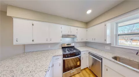 Kitchen - 2014 Dee Ave, Springdale, AR 72762 photo 1 of 6