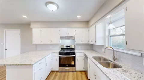 Kitchen - 2014 Dee Ave, Springdale, AR 72762 photo 4 of 6