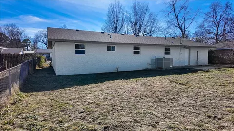 Exterior - 2014 Dee Ave, Springdale, AR 72762 photo 6 of 7