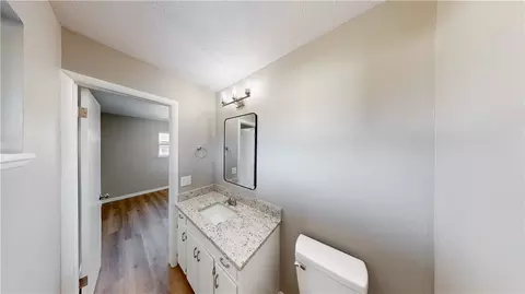 Bath - 2014 Dee Ave, Springdale, AR 72762 photo 6 of 6