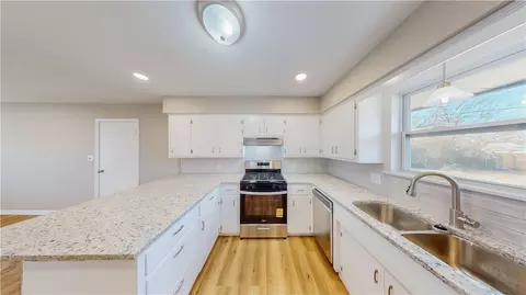 Kitchen - 2014 Dee Ave, Springdale, AR 72762 photo 2 of 6