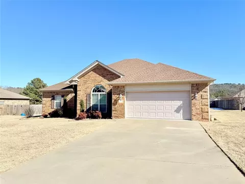 104 Angelfish Ave, Russellville, AR 72802