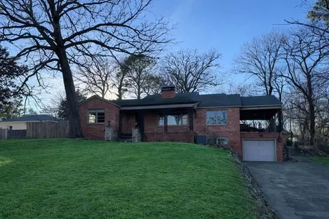 110 S Garrett St, Siloam Springs, AR 72761