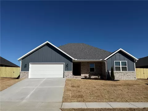82 W Watson Ln, Farmington, AR 72730