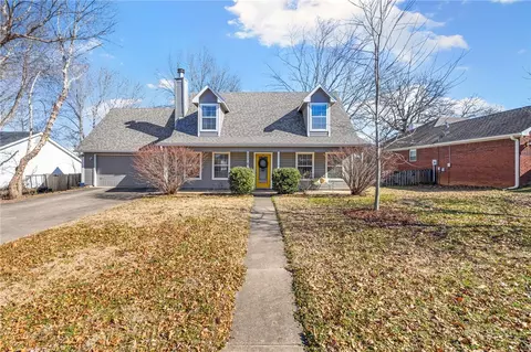 1776 S Tallgrass Dr, Fayetteville, AR 72701
