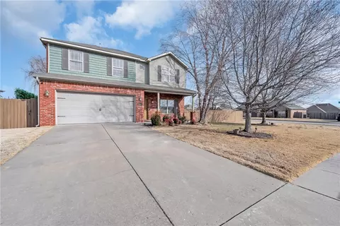 5001 Bay Ct, Rogers, AR 72758