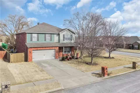 5001 Bay Ct, Rogers, AR 72758