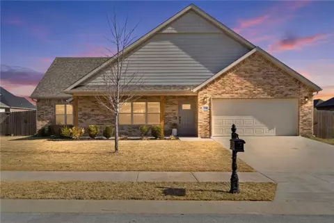1266 Cassia St, Springdale, AR 72762