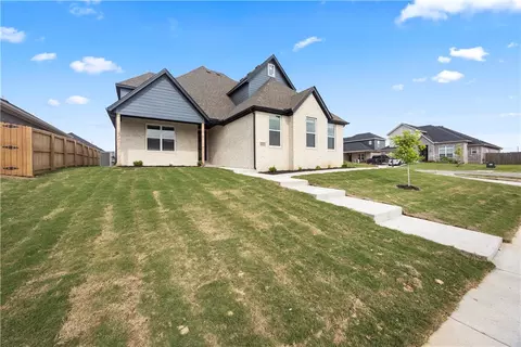 1241 Mammoth St, Bentonville, AR 72713