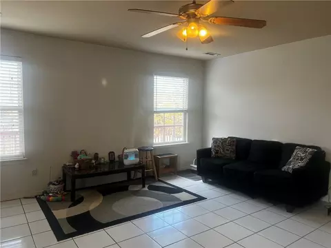 Living - 723 Cascade Cir, Springdale, AR 72764 photo 3 of 4