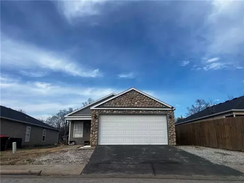 723 Cascade Cir, Springdale, AR 72764