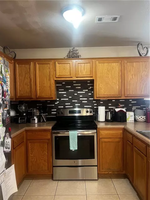 Kitchen - 723 Cascade Cir, Springdale, AR 72764 photo 1 of 1