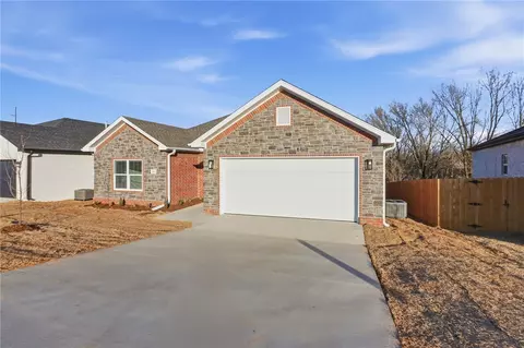 4563 Gibson St, Springdale, AR 72762