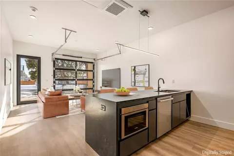 905 SE 4th St #112, Bentonville, AR 72712