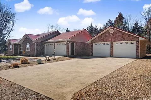 303 W Robin Trl, Diamond City, AR 72644