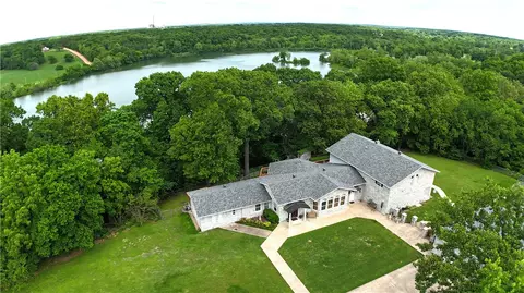 14242 Lake Forrest Heights Rd, Siloam Springs, AR 72761