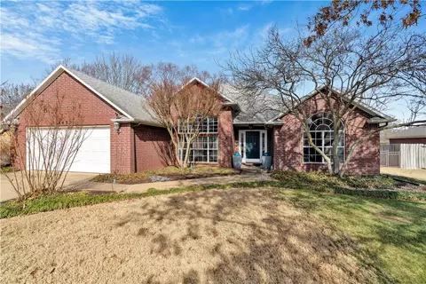 4450 W Sandingham St, Fayetteville, AR 72704