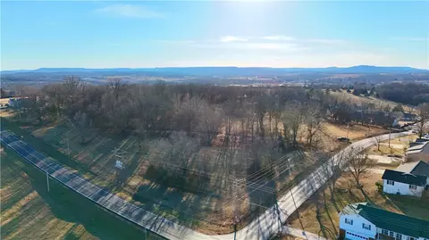 1424 Cottonwood Rd, Harrison, AR 72601