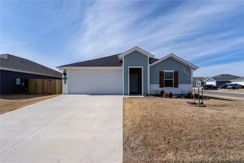 302 E Seville St, Siloam Springs, AR 72761