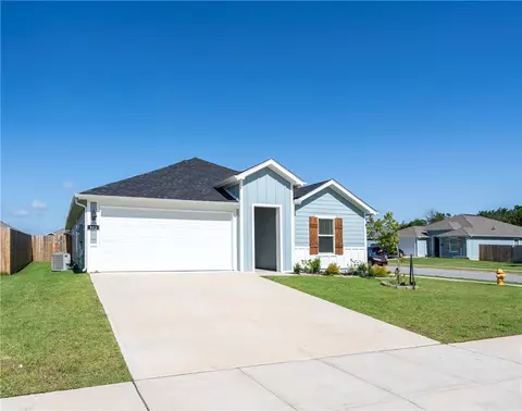 302 E Seville St, Siloam Springs, AR 72761