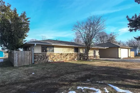 809 S Elm St, Siloam Springs, AR 72761