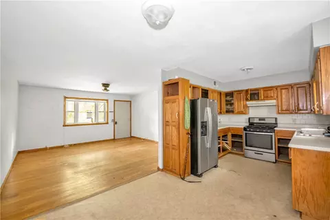 Living - 603 Ash St, Harrison, AR 72601 photo 5 of 5