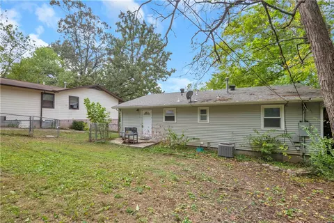 Exterior - 603 Ash St, Harrison, AR 72601 photo 2 of 3